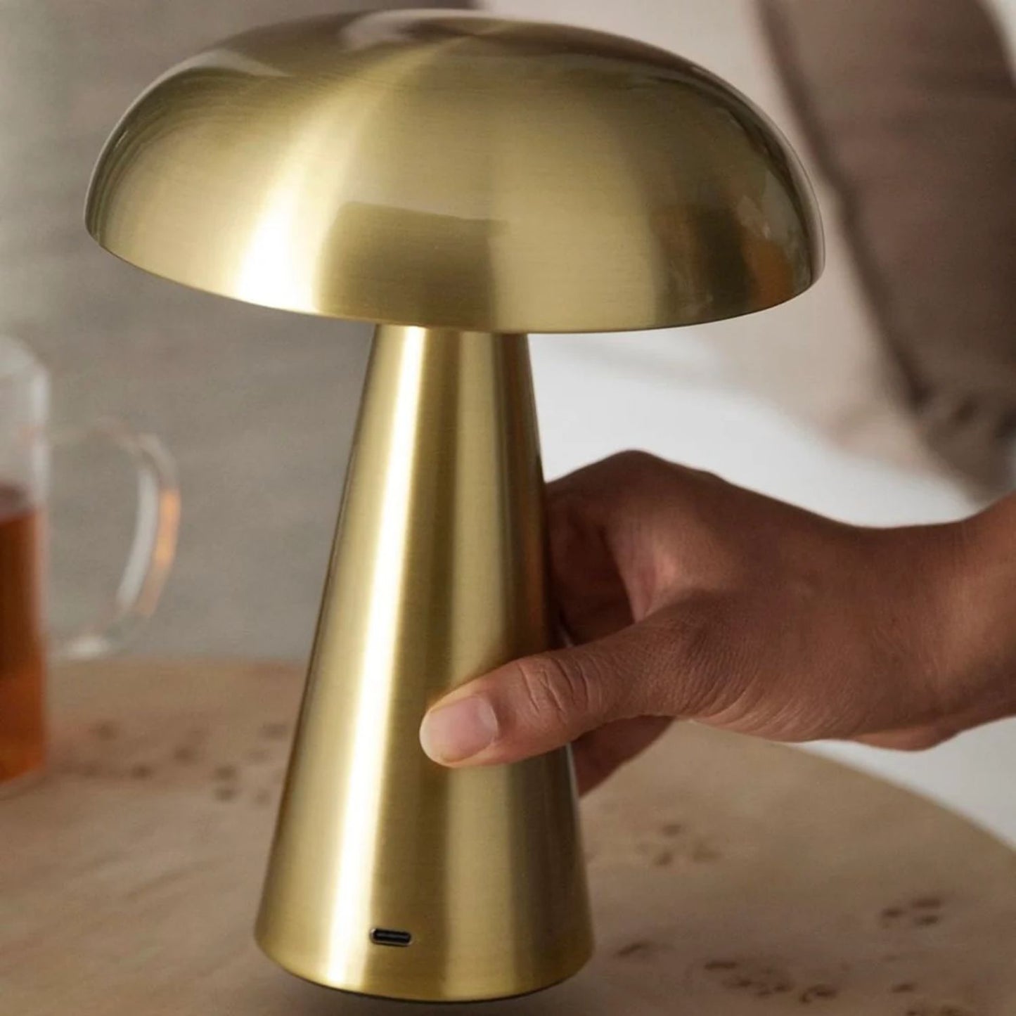 Lámpara Led de Mesa Recargable Dorado