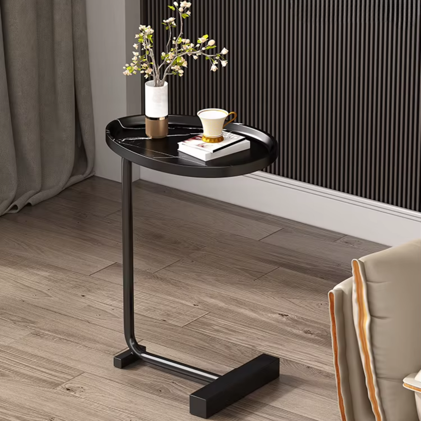 Mesa Madera Lateral con Pedestal Negro Estilo Mármol