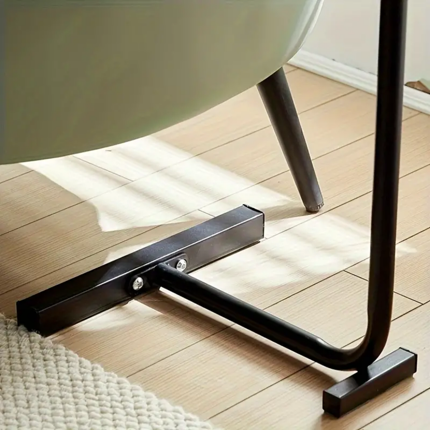 Mesa Madera Lateral con Pedestal Negro Estilo Mármol
