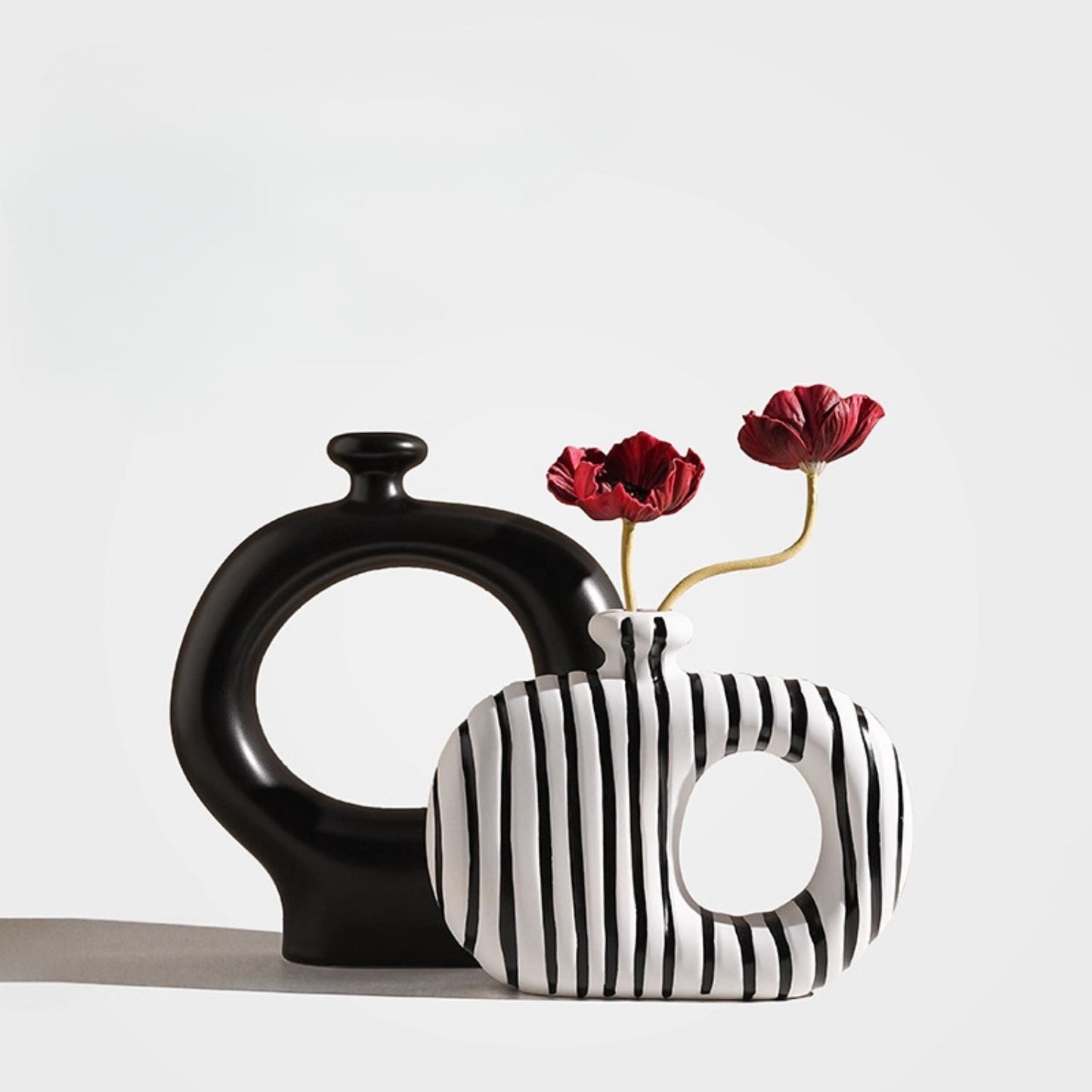 Floreros Modernos de Cerámica Noir Loop