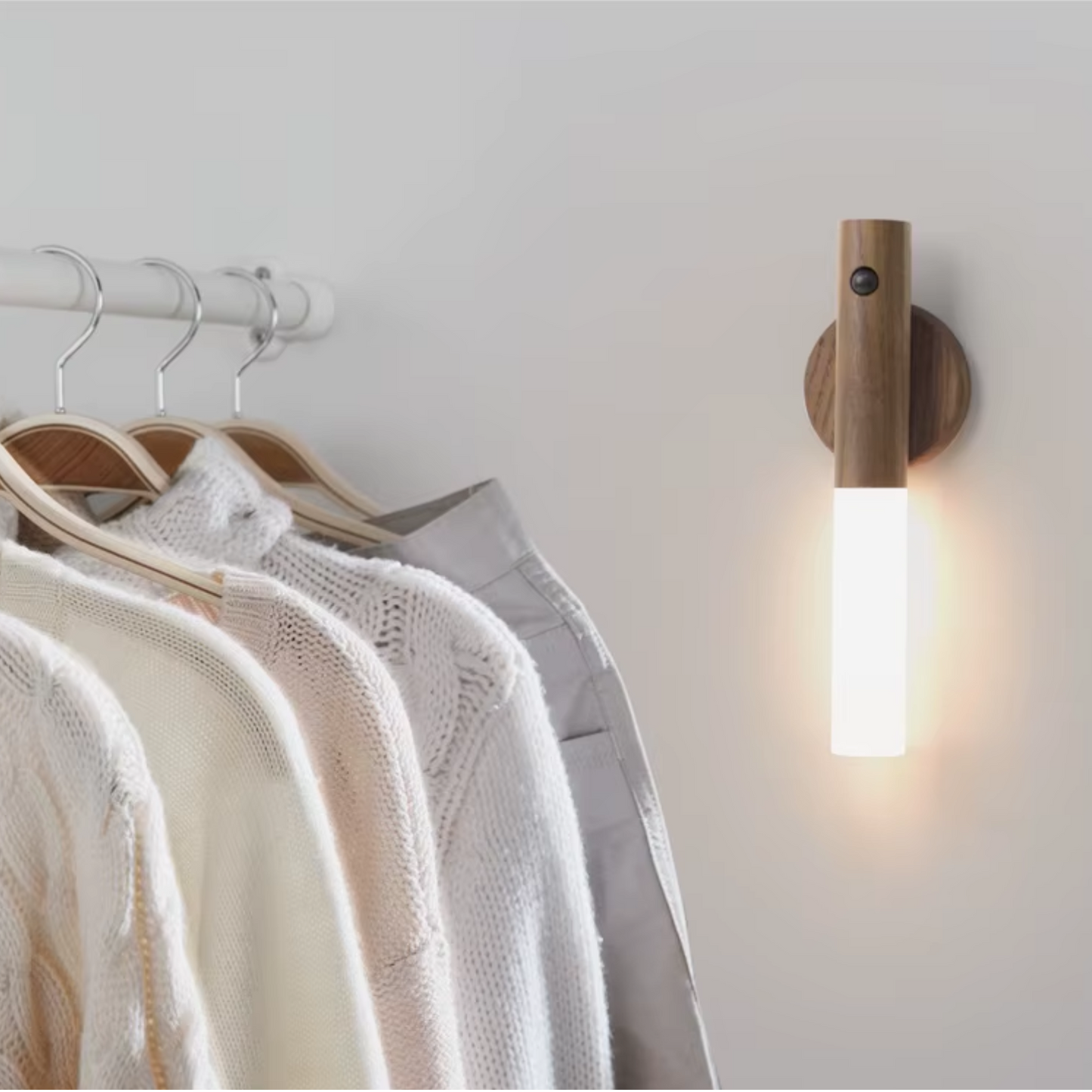 Luz Nocturna Portátil con Sensor Caoba