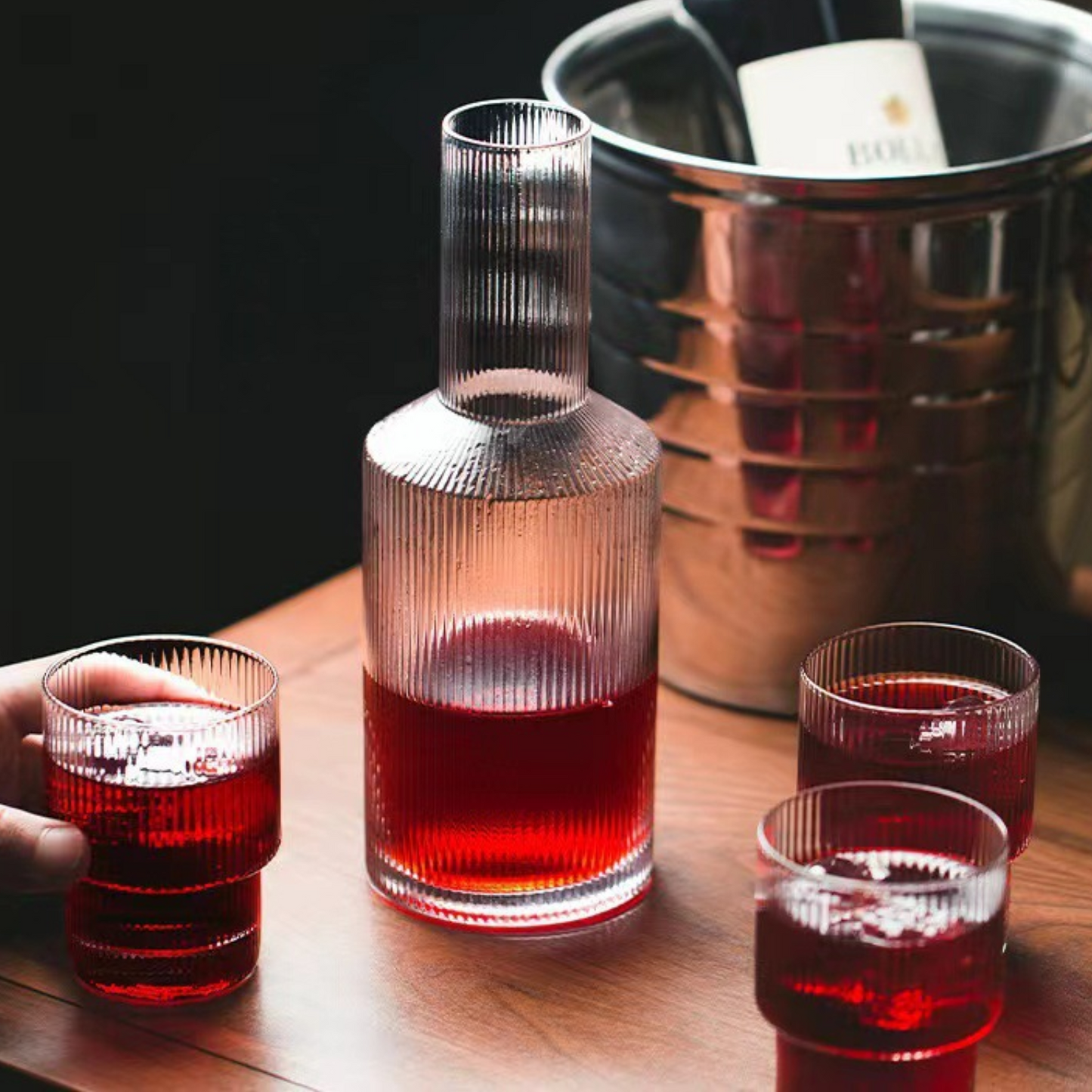 Jarra de Vidrio y 4 Vasos Estilo Europeo Dorado