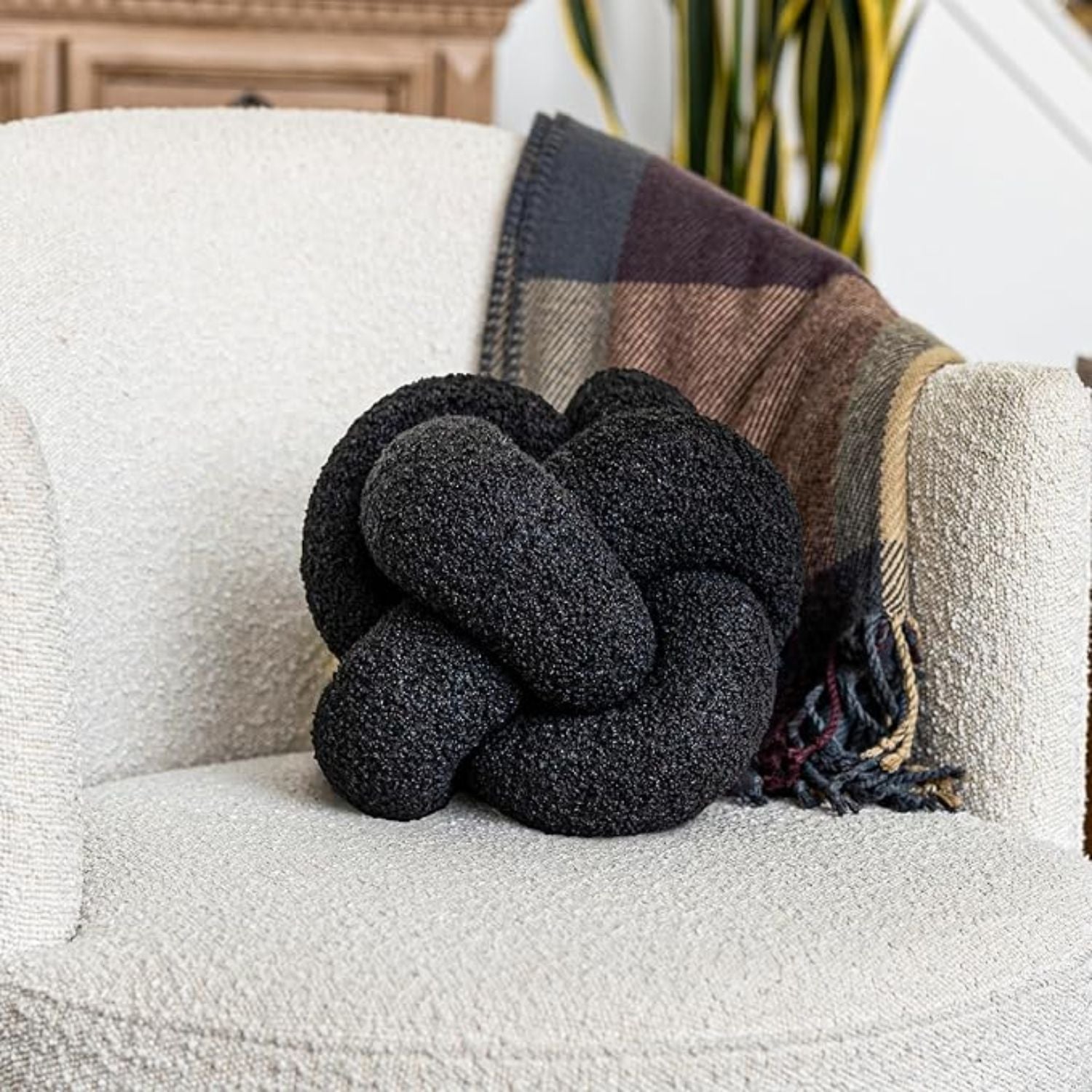 Cojín Nudo Negro Bouclé Deco