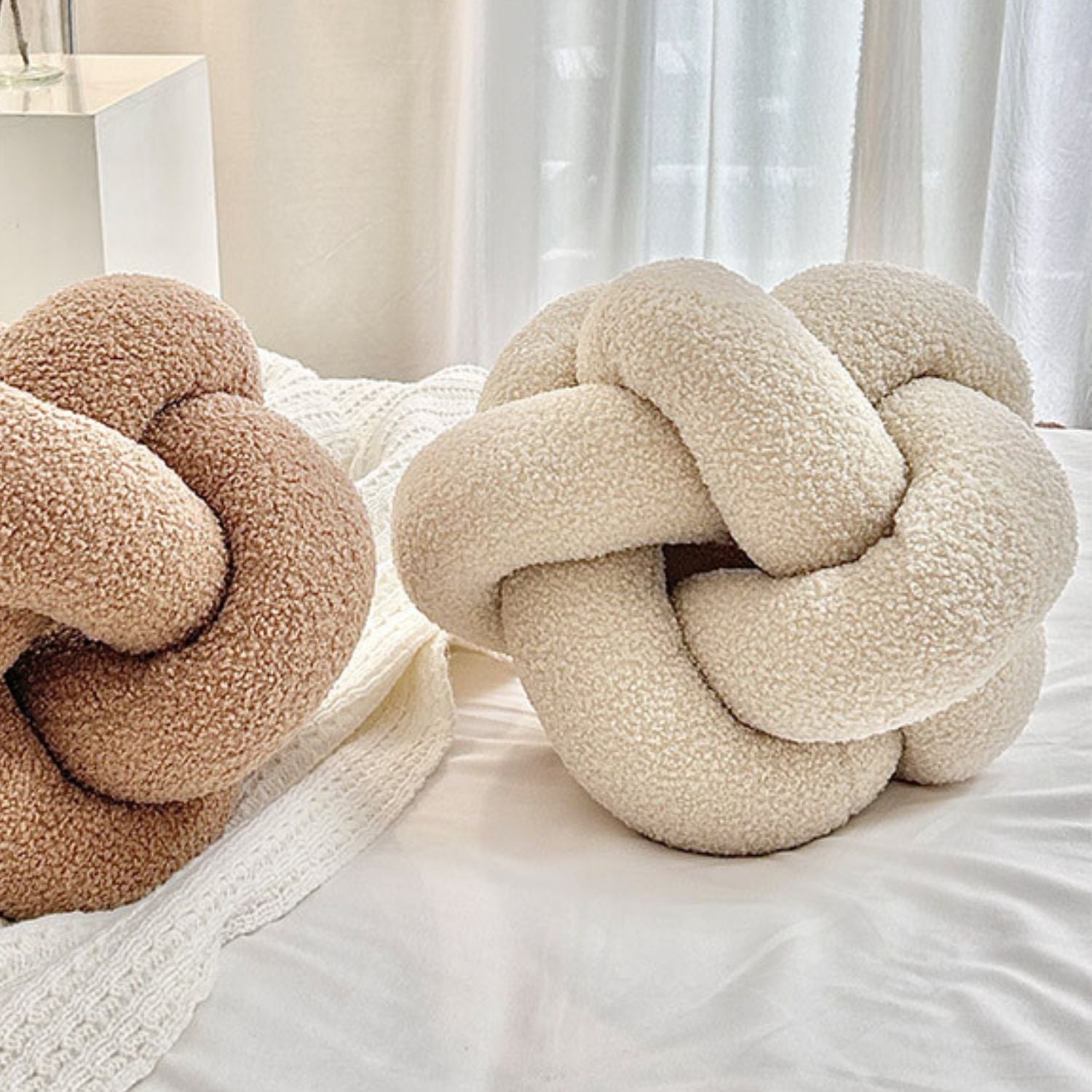 Cojín Nudo Crema Bouclé Deco