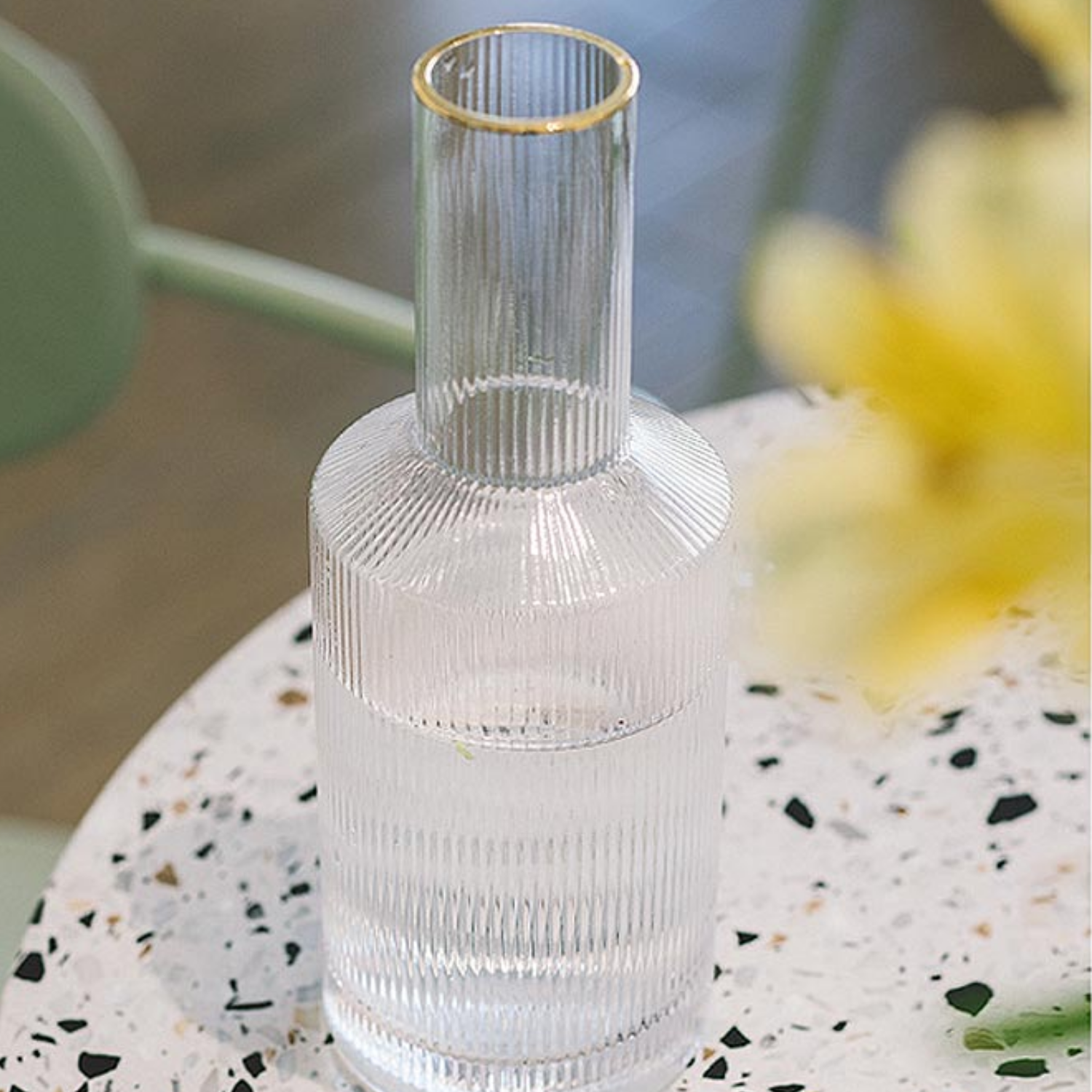 Jarra De Vidrio Y 4 Vasos Estilo Europeo Dorado