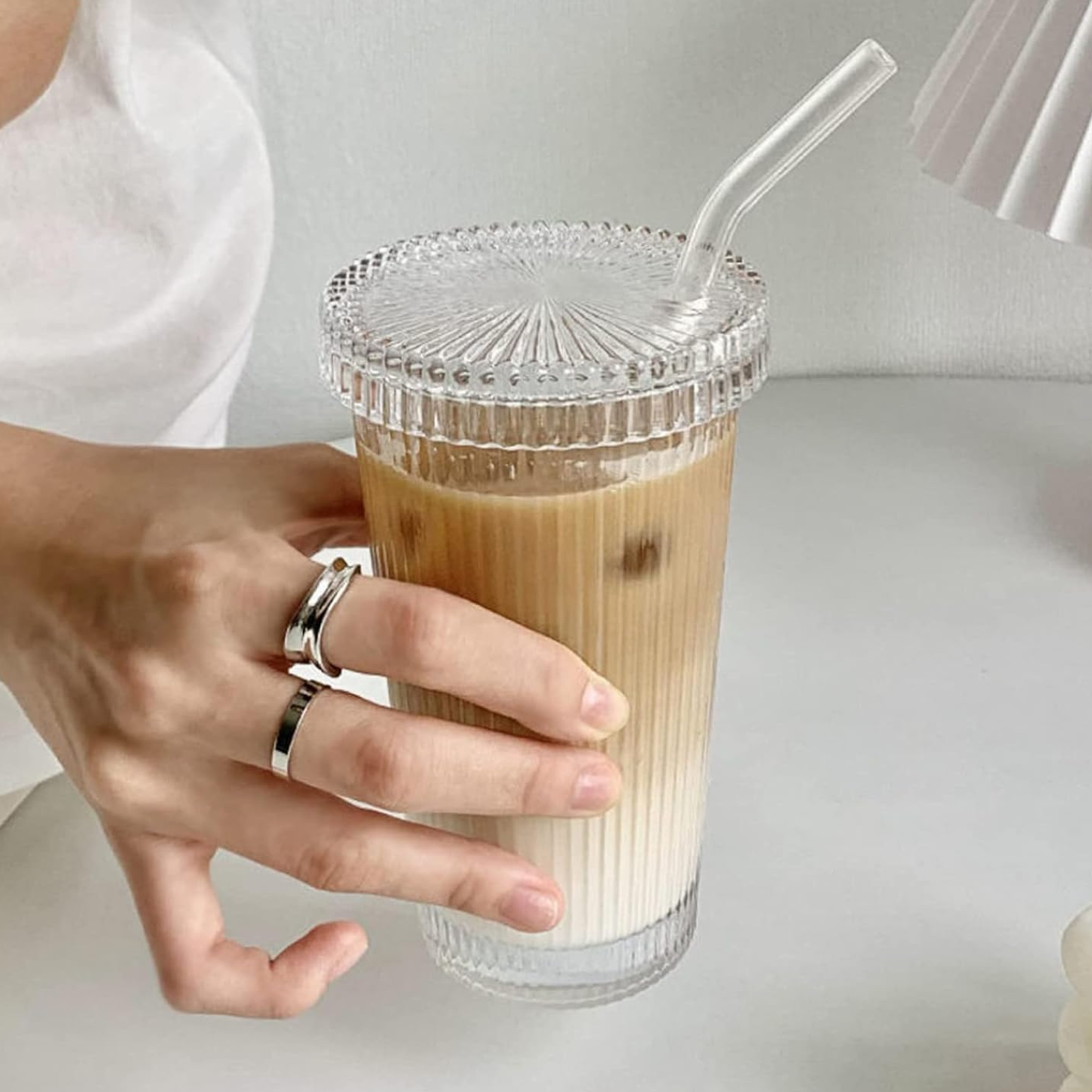 Vaso Vidrio con Bombilla y Tapa Líneas 380ml