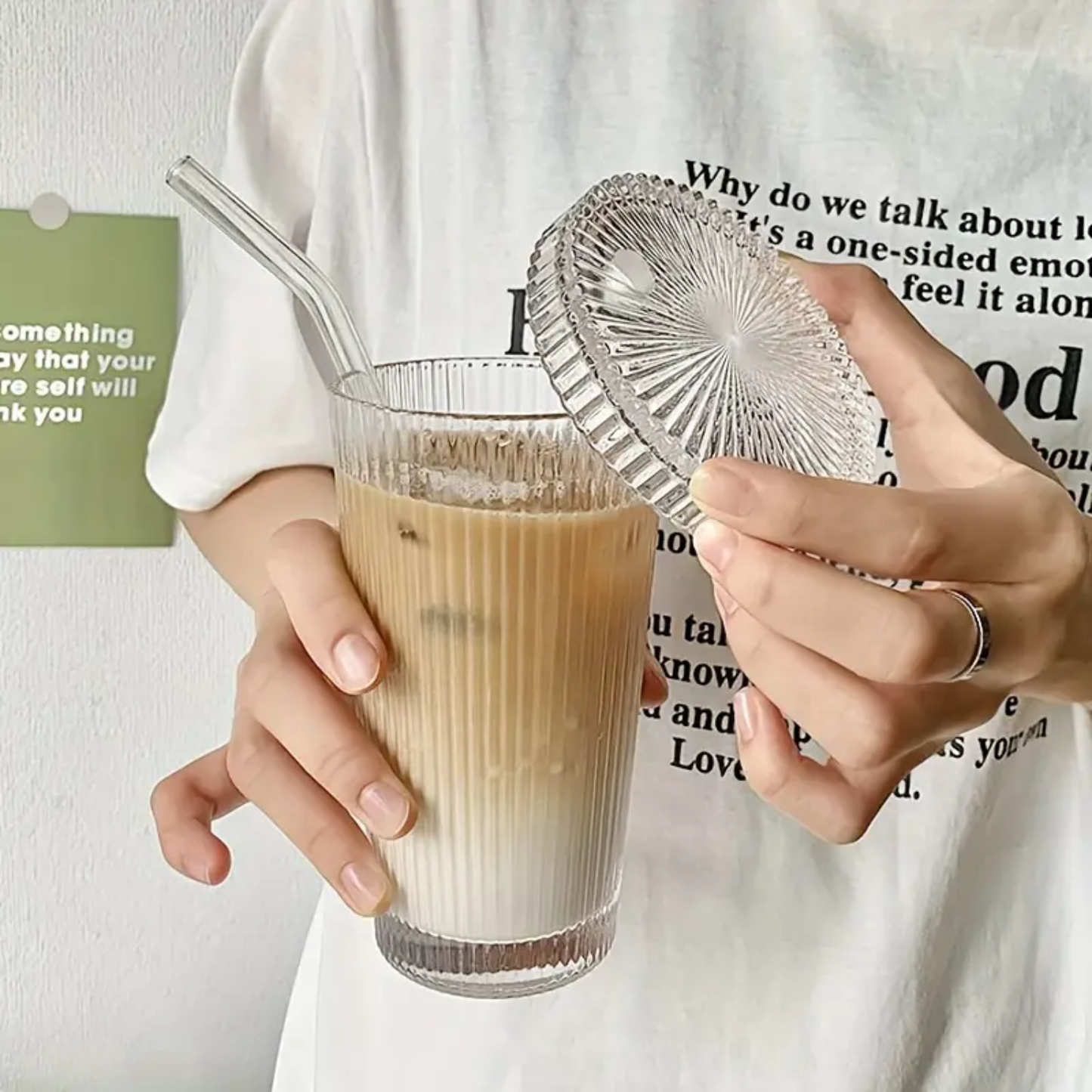 Vaso Vidrio con Bombilla y Tapa Líneas 380ml