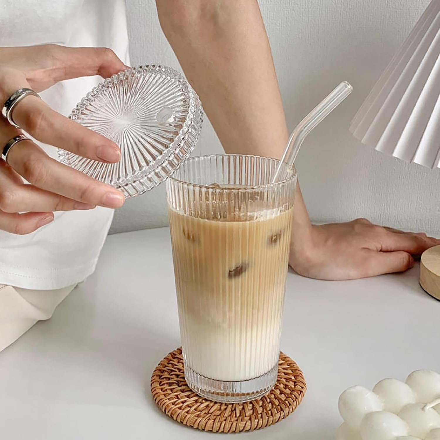 Vaso Vidrio con Bombilla y Tapa Líneas 380ml