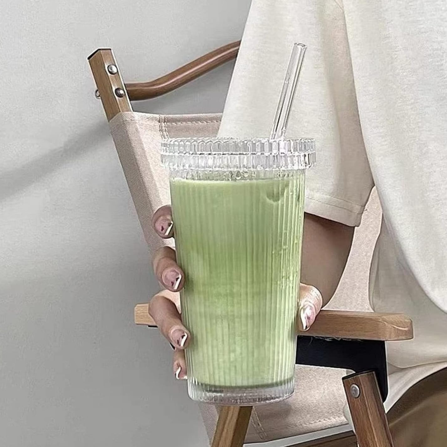 Vaso Vidrio con Bombilla y Tapa Líneas 380ml