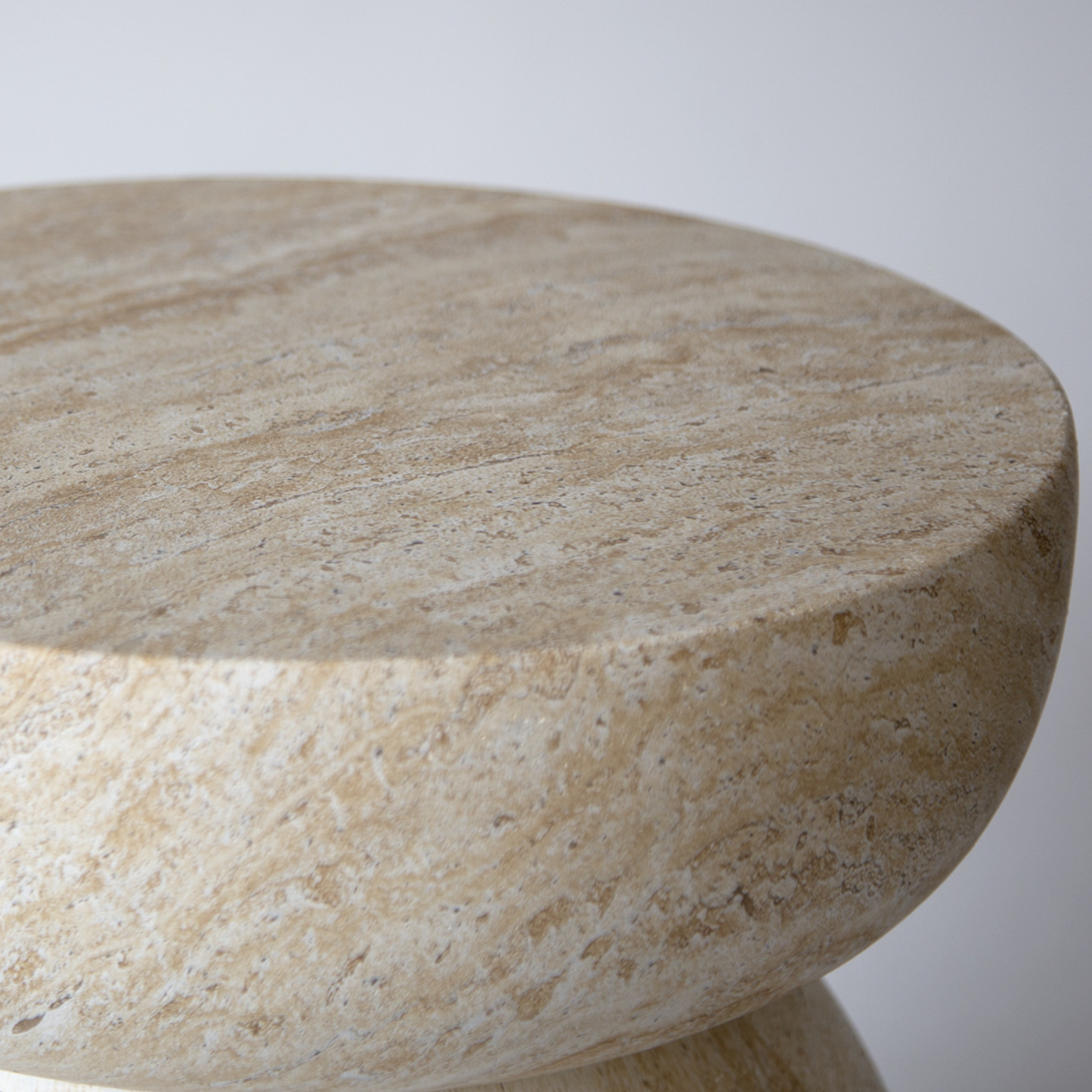 PREVENTA - Mesa Lateral Piedra Luna Jupiter Crema
