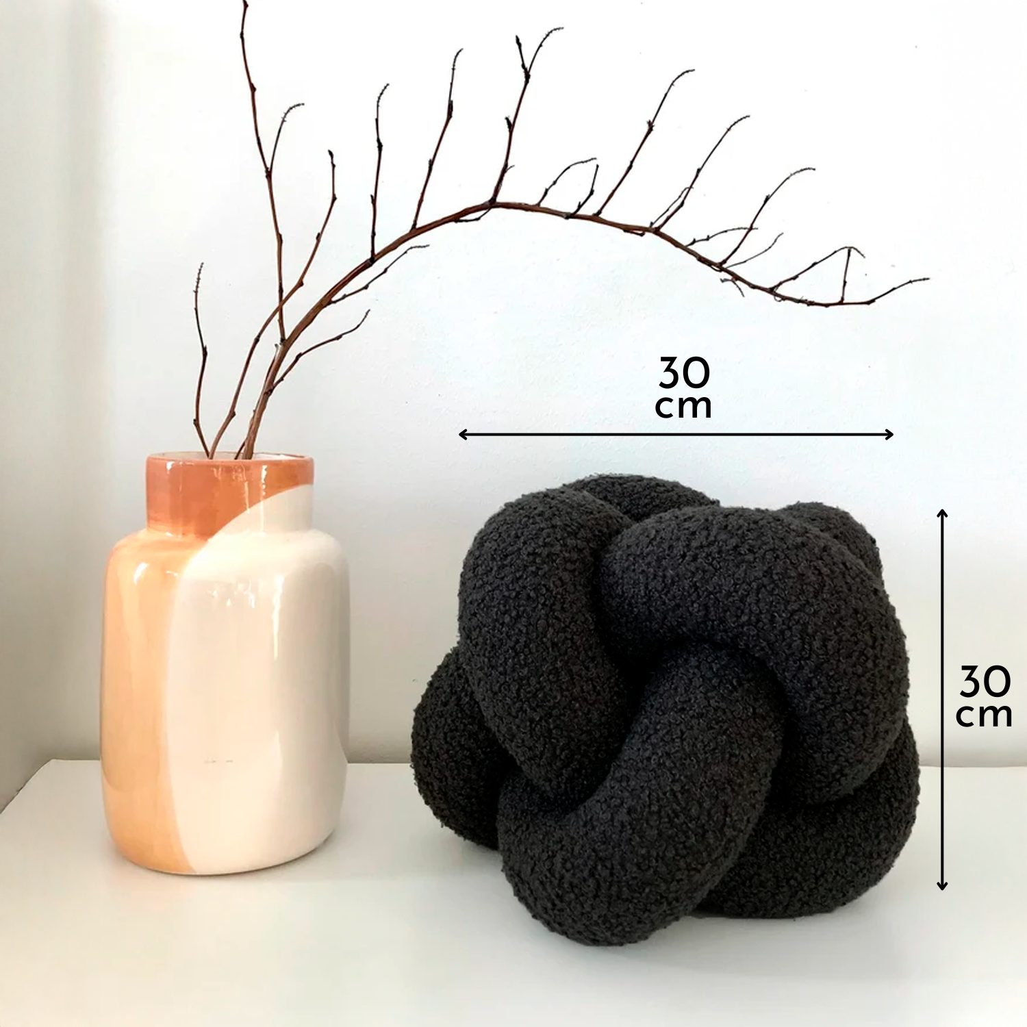 Cojín Nudo Negro Bouclé Deco