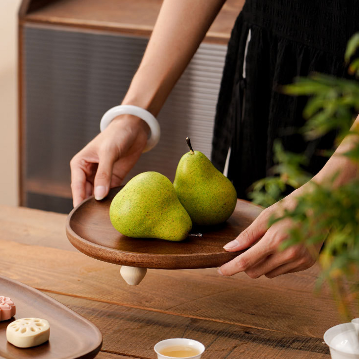 Bandeja de Madera Acacia Estilo Rústico con Patas