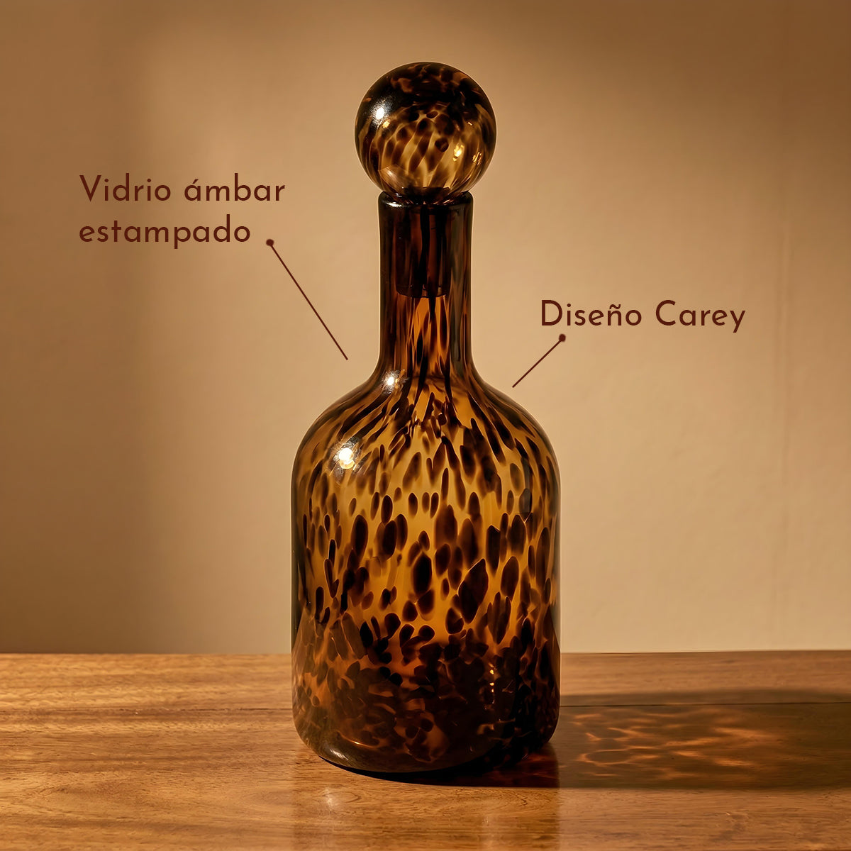 PREVENTA - Botella Decantador Carey Animal Print de Vidrio 36 cm