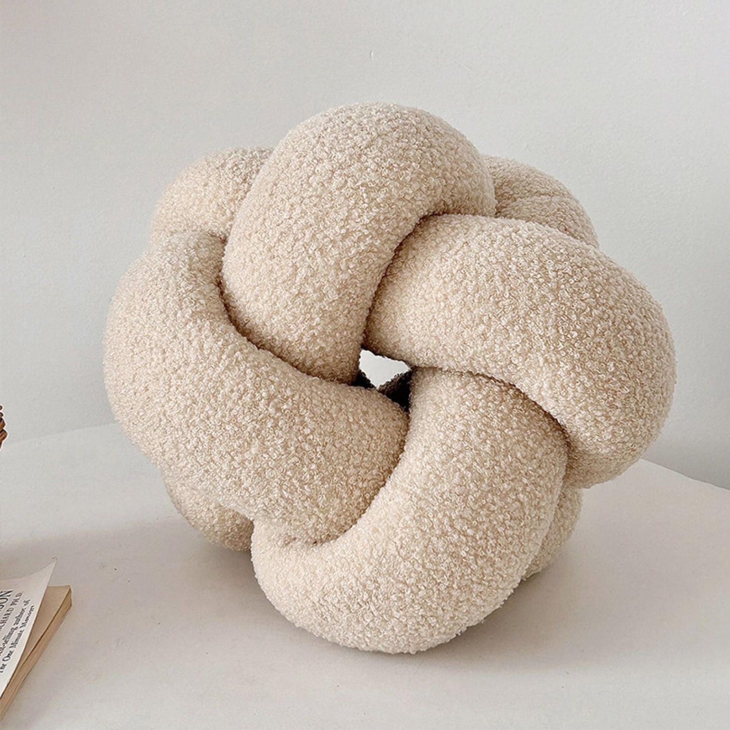 Cojín Nudo Crema Bouclé Deco