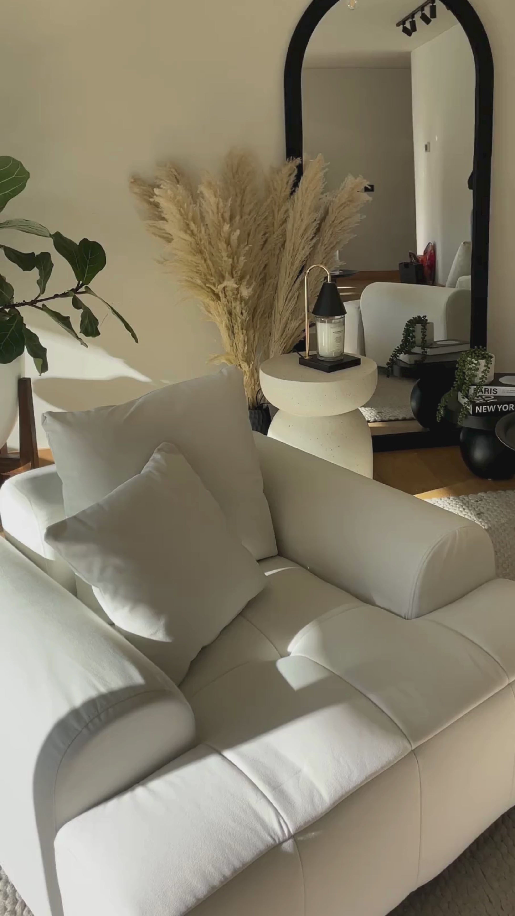 Cargar vídeo: Sofa Moderno Poltrona Blanco Lounge