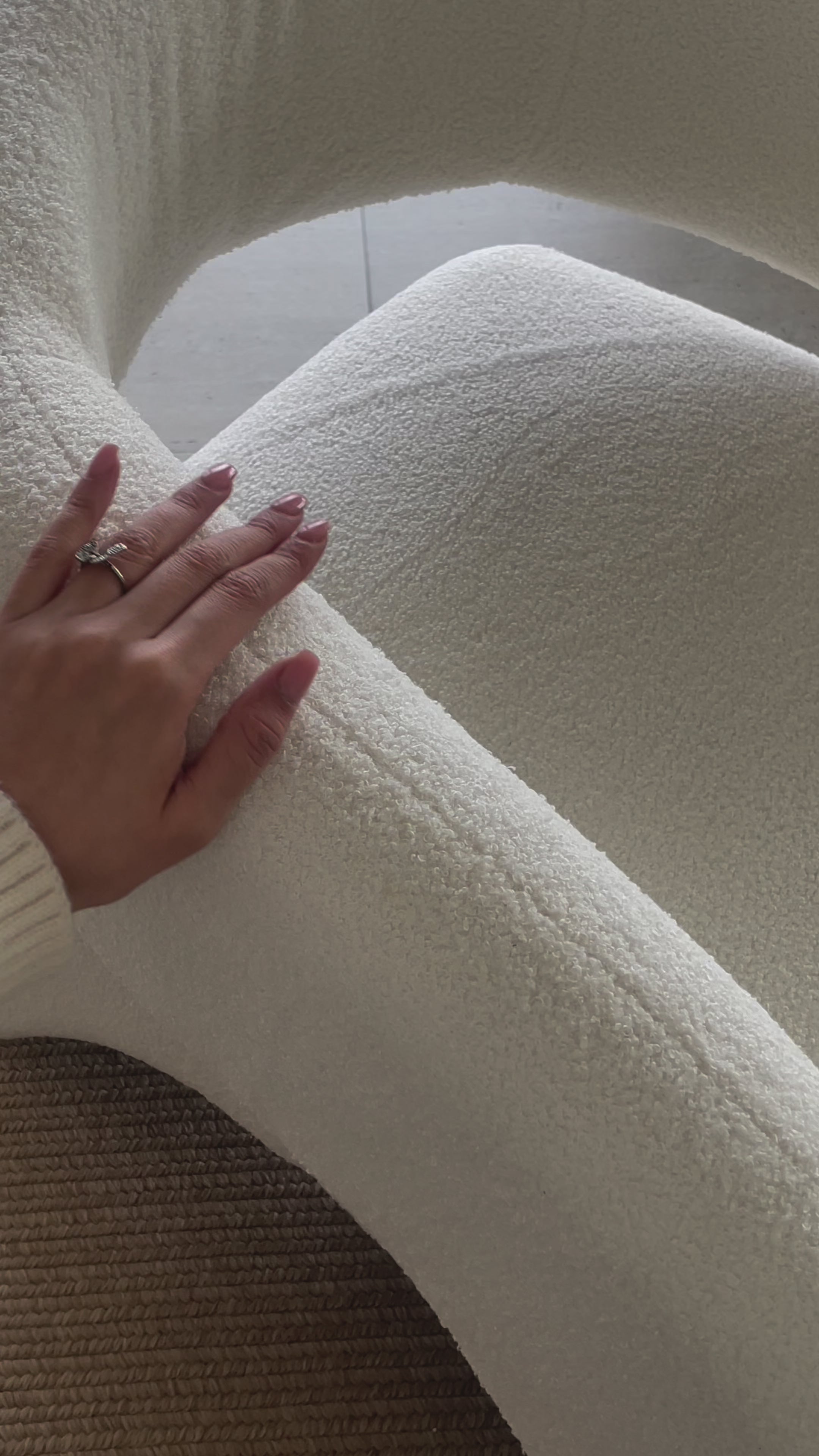 Cargar vídeo: Sofá Poltrona Blanco Textil Nórdico