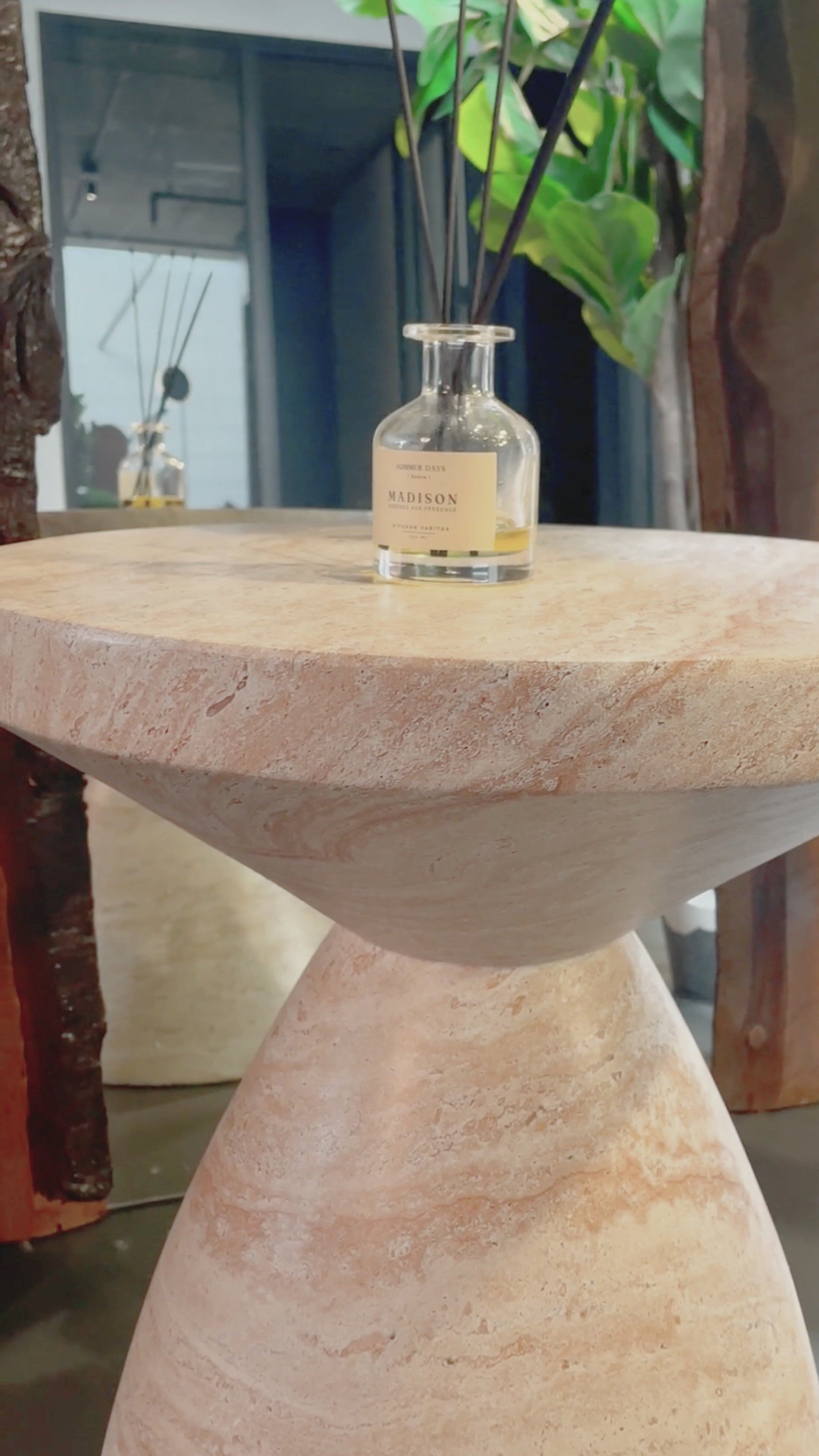 Cargar vídeo: PREVENTA - Mesa Lateral Estilo Piedra Zahara