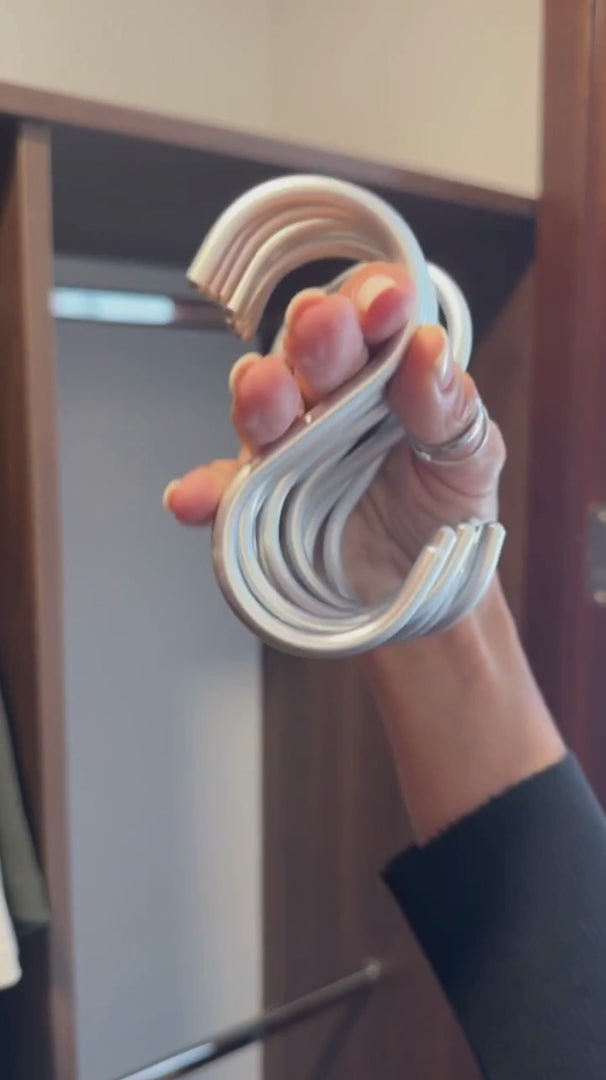 Cargar vídeo: Set de 10 Ganchos en Forma de S Plateados 110x55mm
